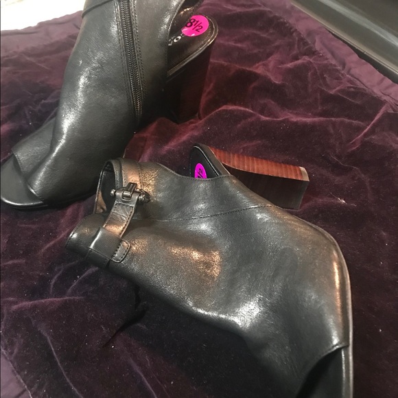 Shoes - Picture 9 of 9